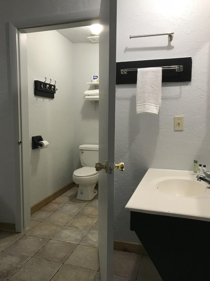 Kingston Arrowhead Point Lodge & Campground מראה חיצוני תמונה